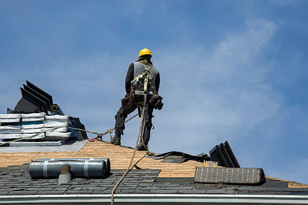 Professional Roofing technician working in Ringtown, PA